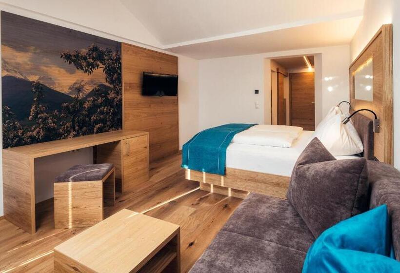 발코니 디럭스 룸, Post