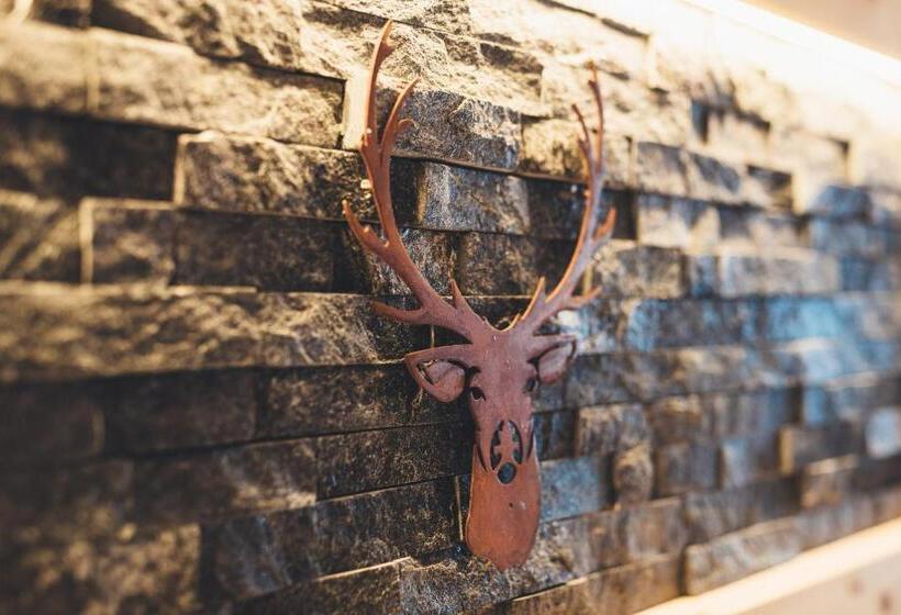 디럭스 스위트, Post