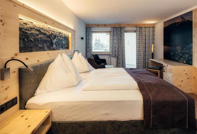 발코니 디럭스 룸, Post