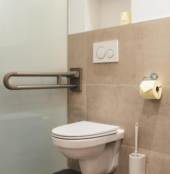 장애인을 위한 스탠다드 룸, Post