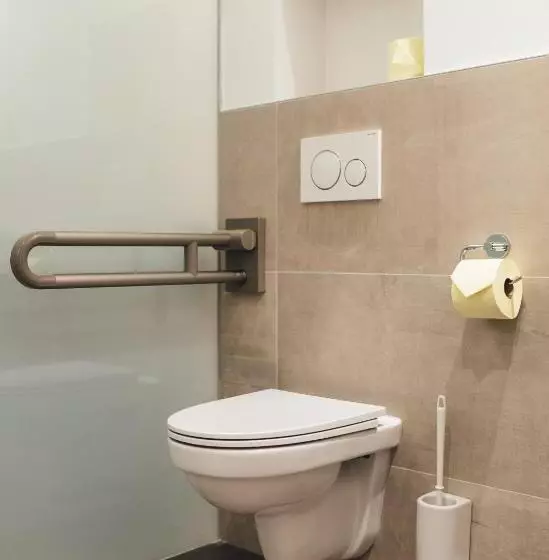 Habitació Estàndard Adaptada per a Discapacitats, Post
