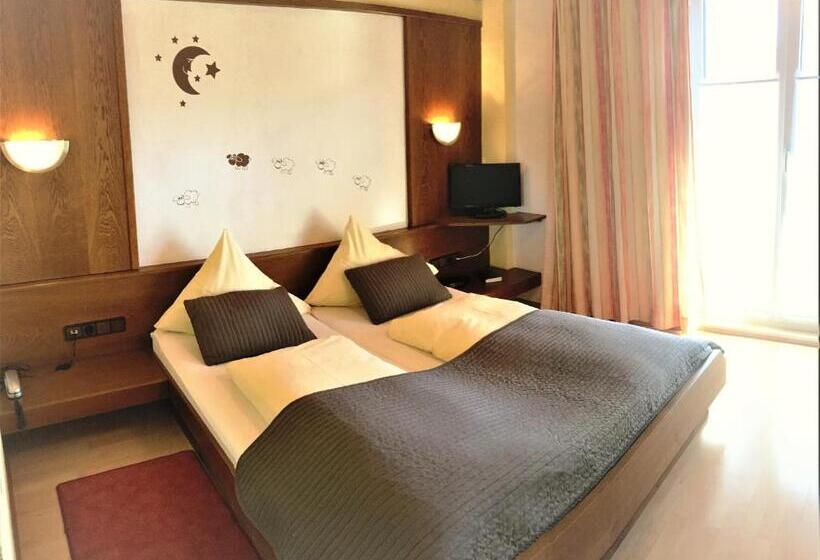 标准间, Restaurant Kröll