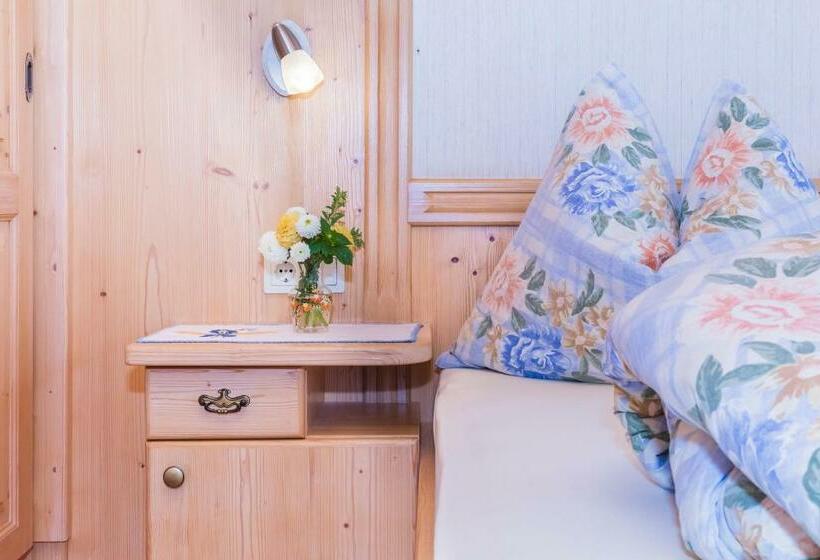 غرفة قياسية مزوَّدة بشُرفة, Stabentheiner Hof