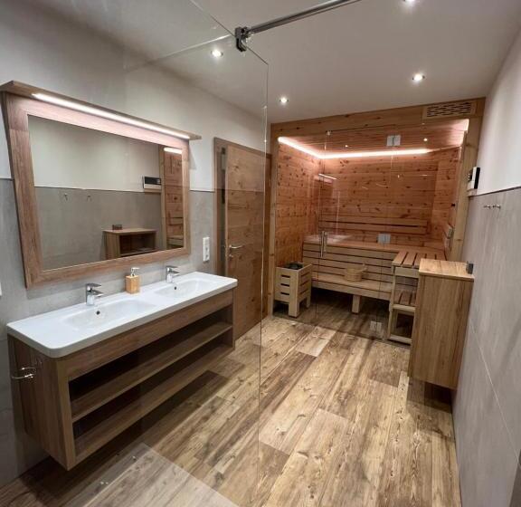 شقة غرفتين, Stabentheiner Hof