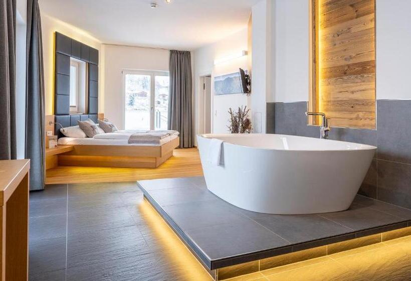 جناح, Residenz Hochalm   Ski In   Ski Out