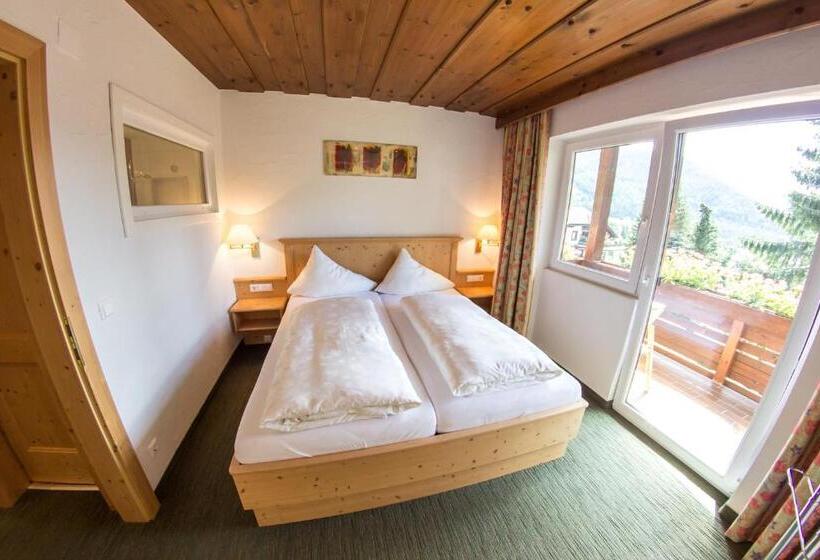 جناح جونيور, Schi  Und Wanderhotel Berghof
