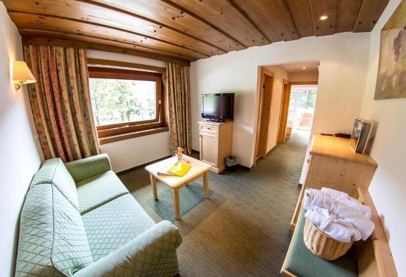 جناح جونيور, Schi  Und Wanderhotel Berghof