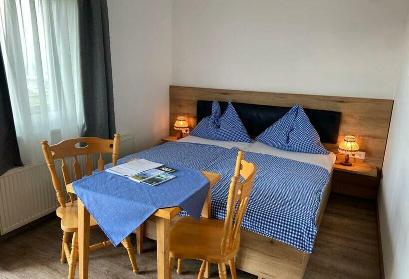 اتاق استاندارد با چشم‌انداز دریاچه, Bauernhof Landhaus Hofer