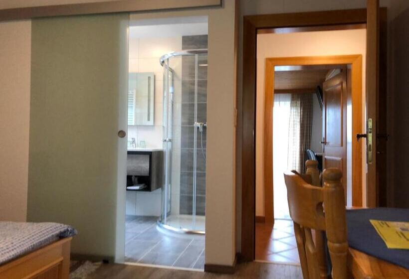 1 Bedroom Apartment Lake View, Bauernhof Landhaus Hofer