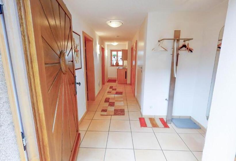 דירת חדר, Bauernhofpension Herzog Zu Laah