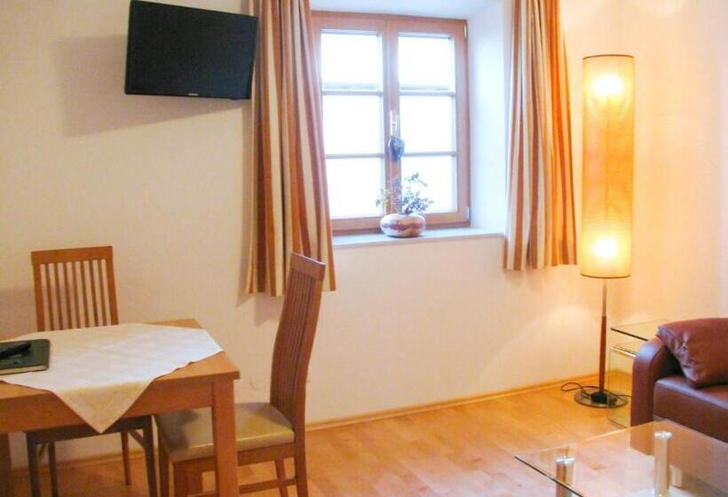 דירת חדר, Bauernhofpension Herzog Zu Laah