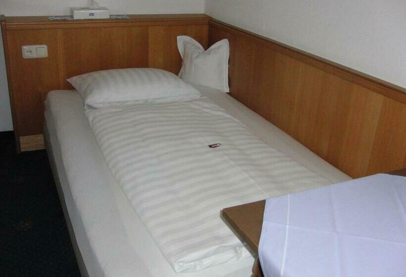 חדר סטנדרט יחיד, Pension Heike