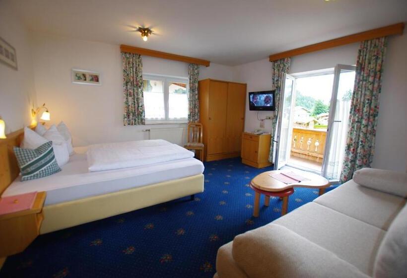 חדר בסיסי לשלושה, Pension Heike