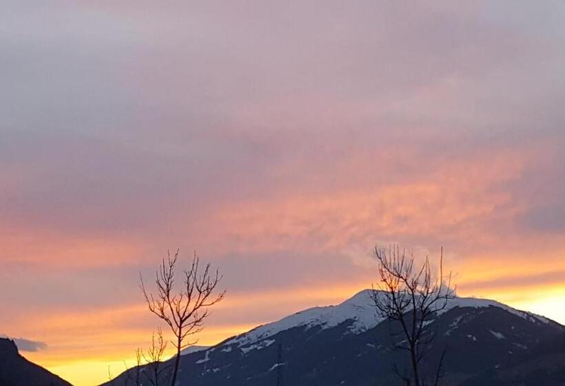 חדר סטנדרט לשלושה, Wieser