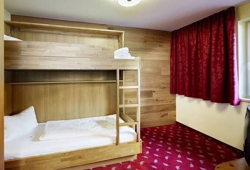 חדר משפחתי, Wieser