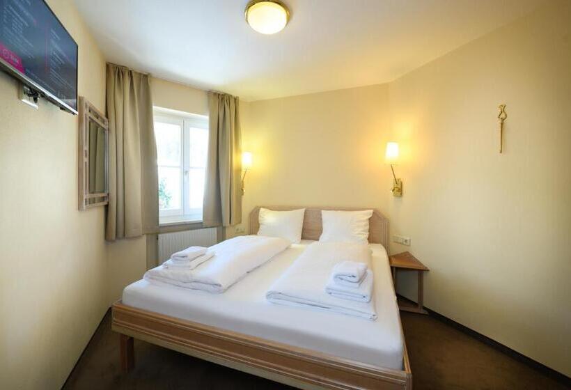 1ベッドルームアパートメント, Crystls Apart