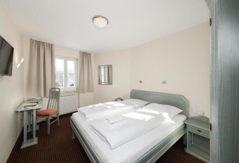 1ベッドルームアパートメント, Crystls Apart