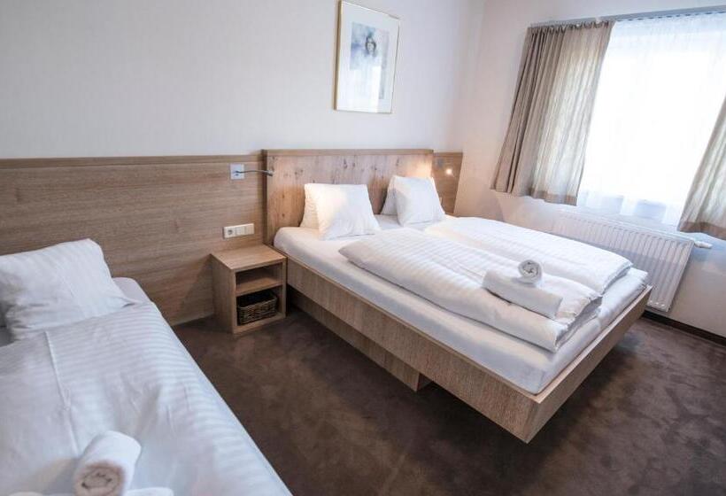 2ベッドルームアパートメント, Crystls Apart