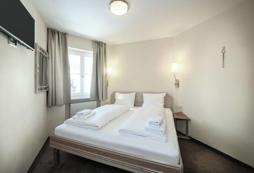 2ベッドルームアパートメント, Crystls Apart