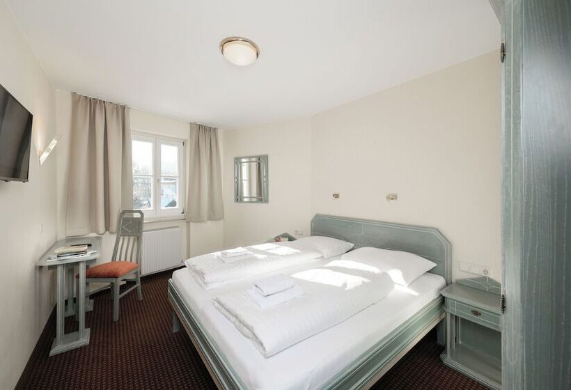 2ベッドルームアパートメント, Crystls Apart