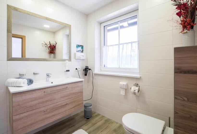 اتاق استاندارد, Ferienhof Hinterstrasser