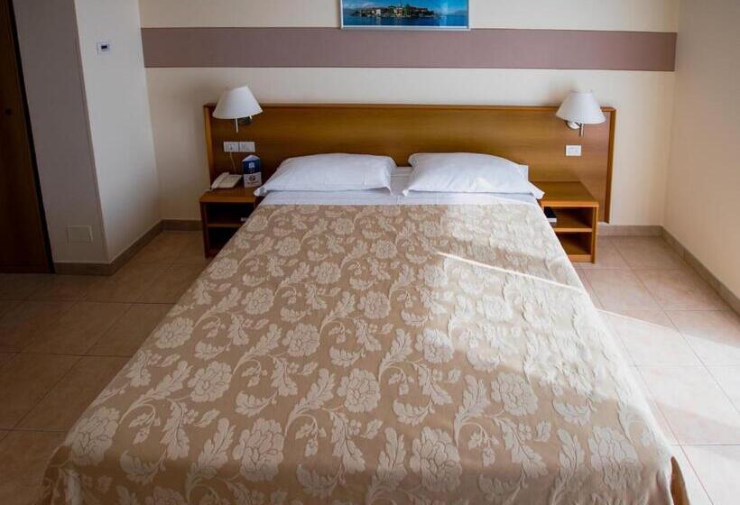 스탠다드 룸, Alpi