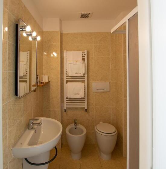 스탠다드 트리플 룸, Alpi