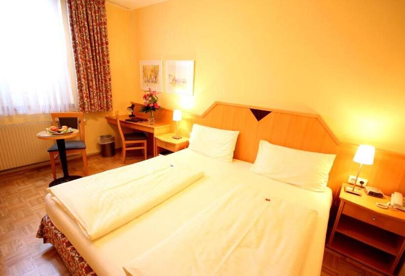 غرفة قياسية, Carinthia Stadt