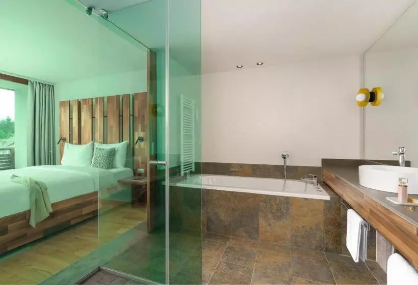 سوئیت جونیور با چشمانداز کوهستان, Falkensteiner Hotel & Spa Carinzia
