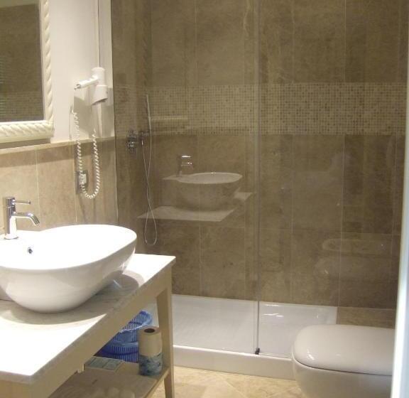 اتاق سوپریور سه تخته, Girifalco