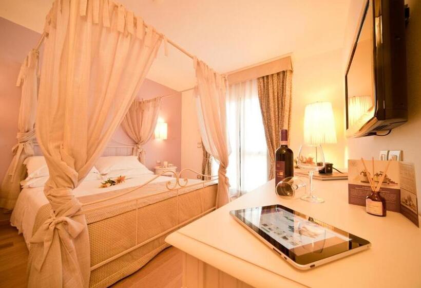 اتاق لوکس, Girifalco