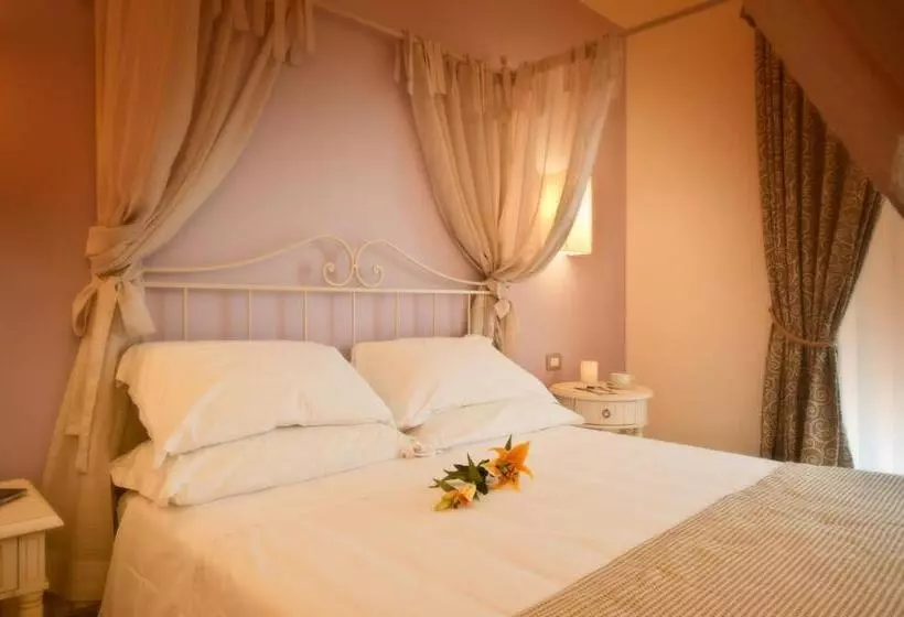 اتاق لوکس, Girifalco