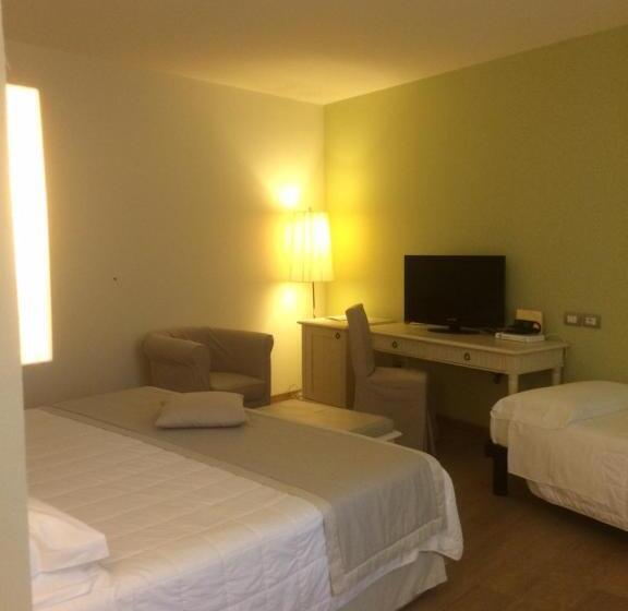 اتاق استاندارد سه نفره, Girifalco