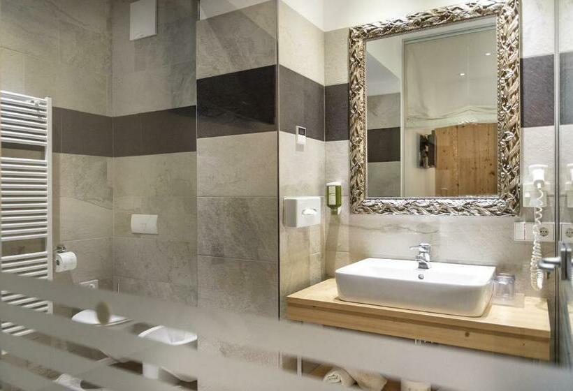 스탠다드 룸, Leitner