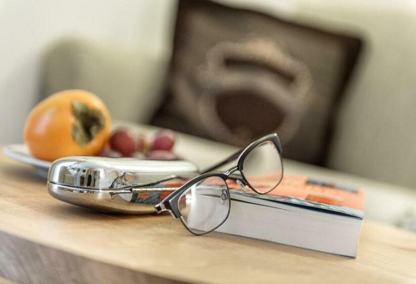 스탠다드 룸, Leitner