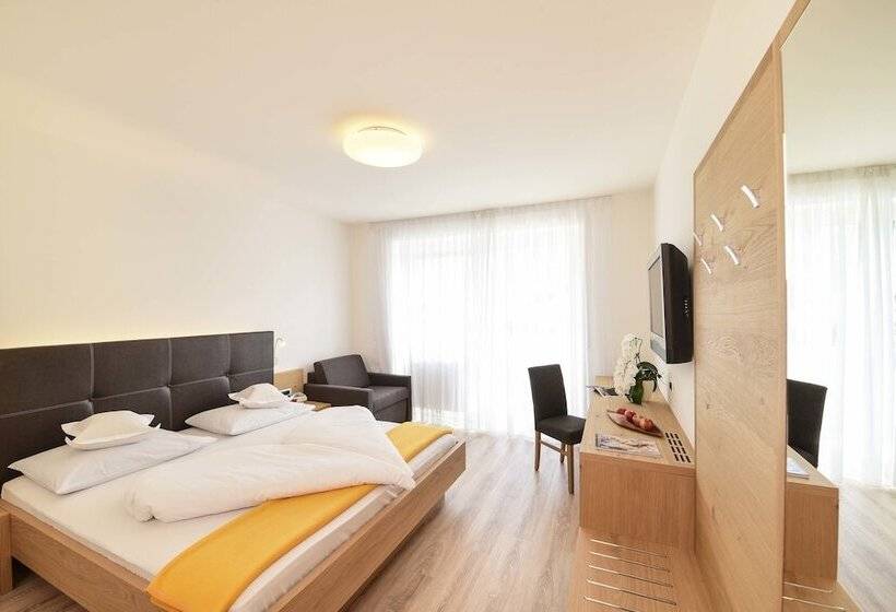 غرفة قياسية مزوَّدة بشُرفة, Rablanderhof