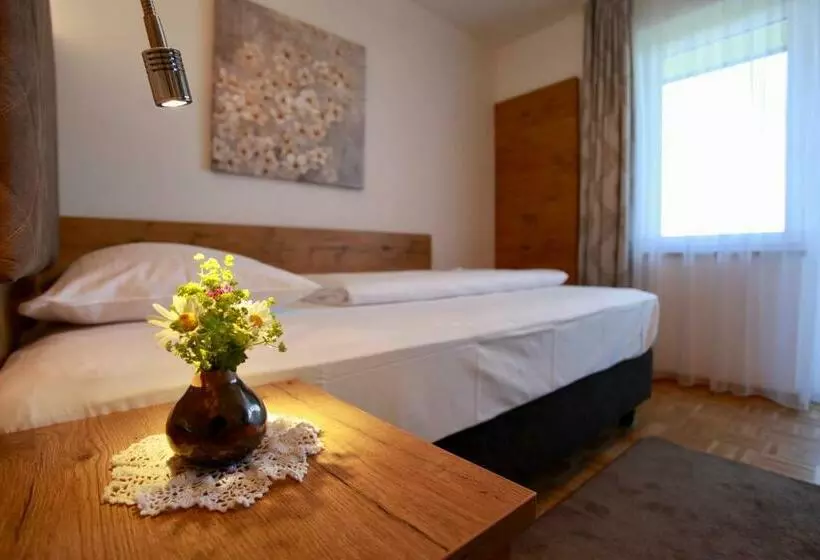 Standard Yhden Hengen Huone, Restaurant Am Hochfuchs