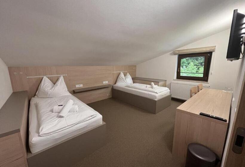 اتاق خانوادگی, Stubnerhof