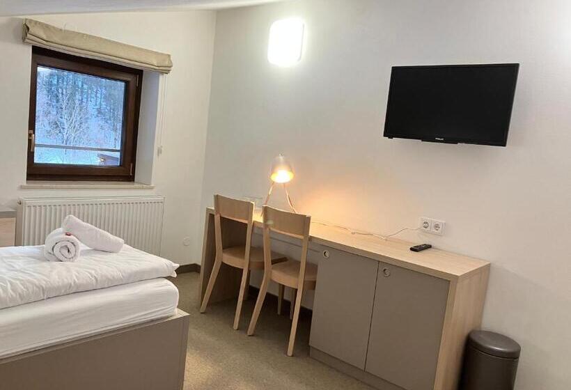 اتاق خانوادگی, Stubnerhof