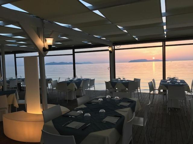 标准间, Sunset Beach