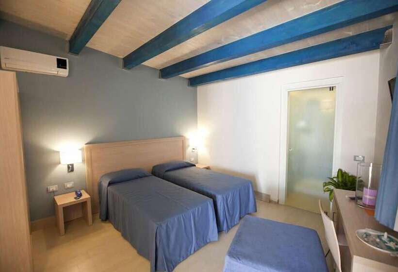 标准间, Sunset Beach