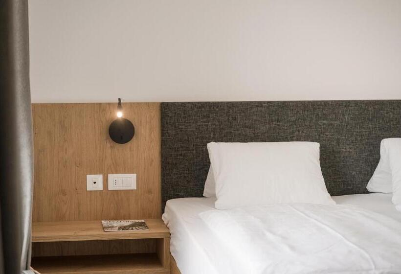 سوئیت با بالکن, Panorama Hotel Garni Bühlerhof
