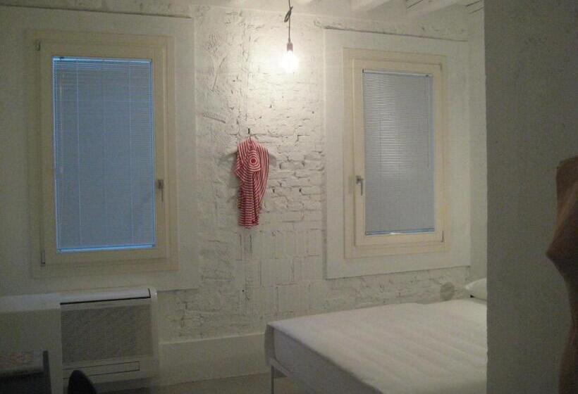 اتاق استاندارد, Legrenzi Rooms