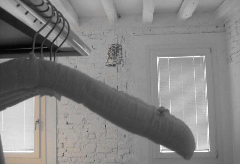 غرفة قياسية, Legrenzi Rooms