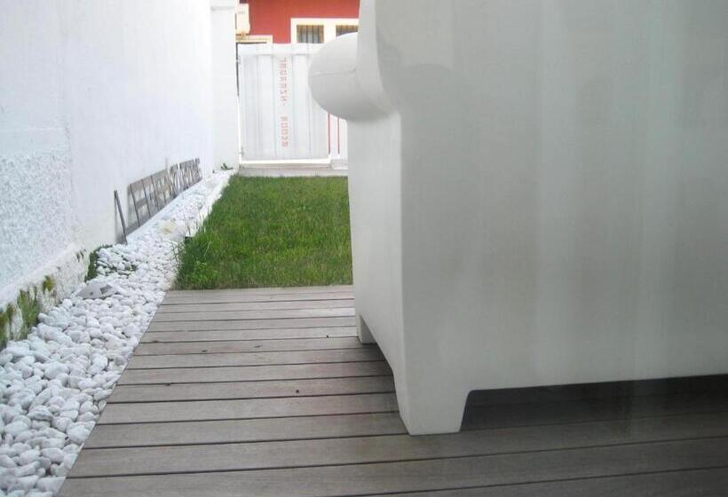 استودیو استاندارد با چشم‌انداز باغ, Legrenzi Rooms