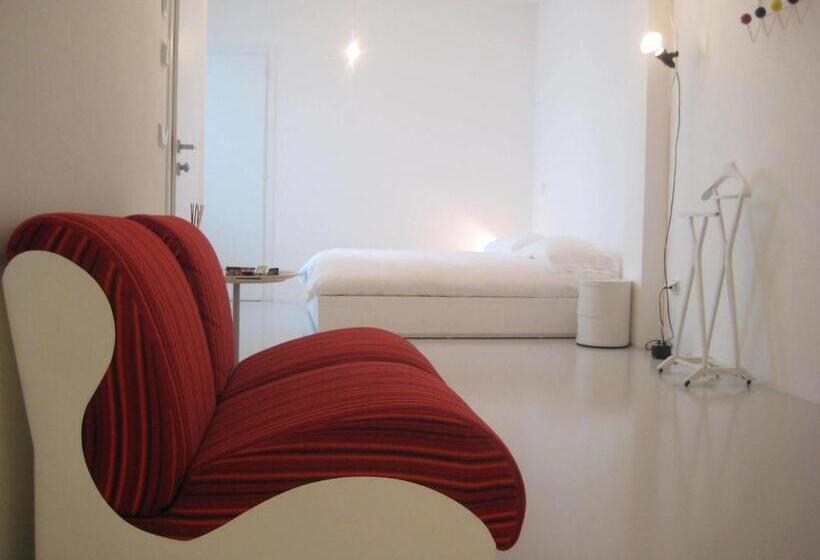 استودیو استاندارد با چشم‌انداز باغ, Legrenzi Rooms