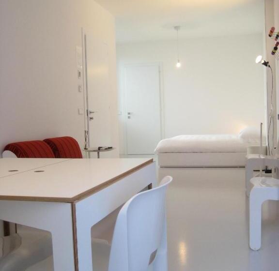 Студио Стандарт Вид на Сад, Legrenzi Rooms