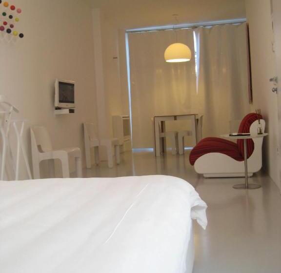 استودیو استاندارد با چشم‌انداز باغ, Legrenzi Rooms