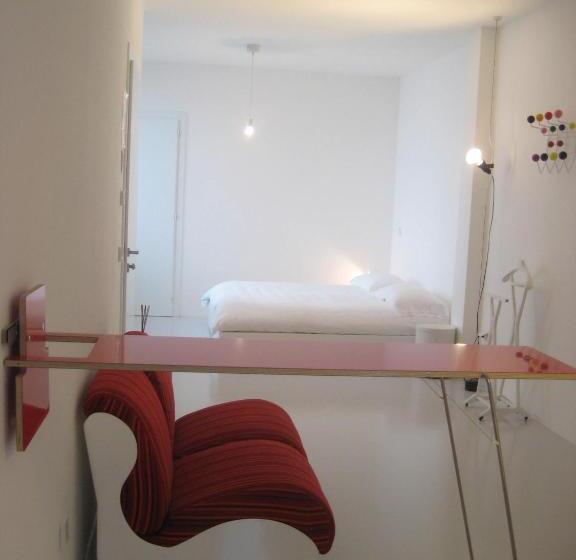 استودیو استاندارد با چشم‌انداز باغ, Legrenzi Rooms