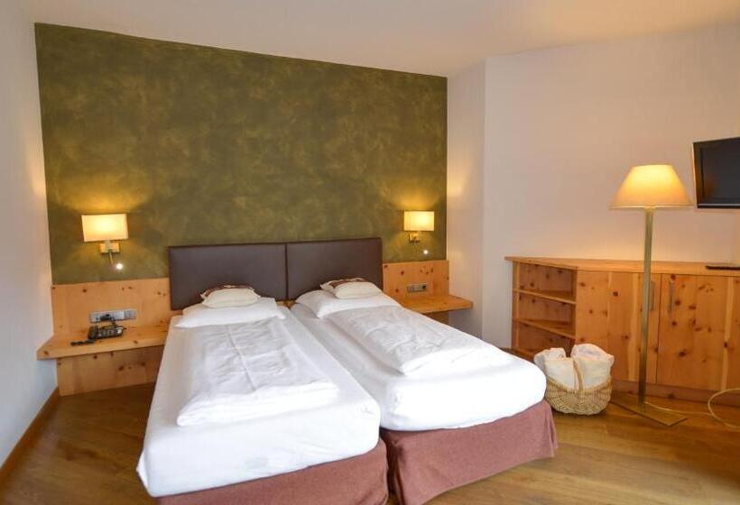 חדר סטנדרט עם מרפסת, Residence Hotel Alpinum